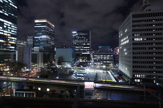 東京国際フォーラムの夜景スポット写真（1）class=