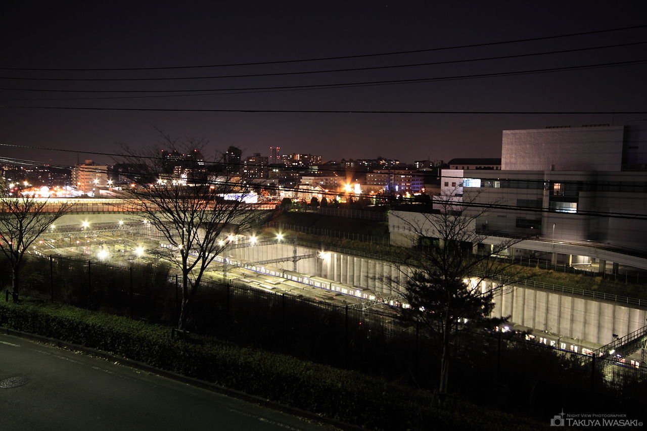 よこやまの道 唐木田車庫付近の夜景スポット写真（1）