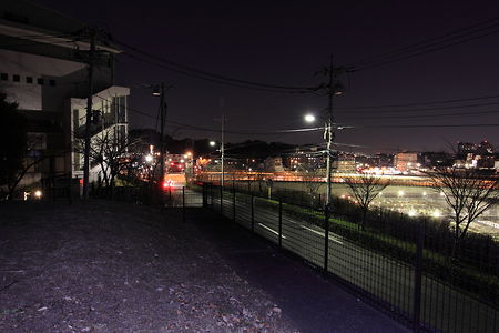 よこやまの道 唐木田車庫付近の夜景スポット写真（3）class=