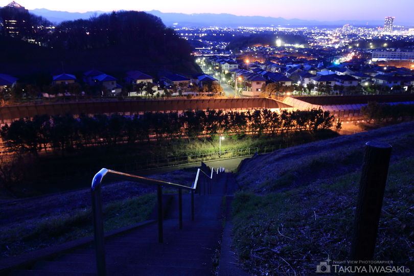 大塚山公園 絹の道の夜景スポット写真（4）