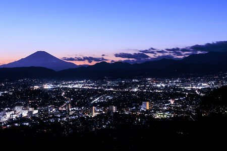 弘法山公園 権現山 公園展望台の夜景スポット写真（3）class=