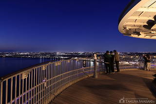 江の島シーキャンドルの夜景スポット写真（4）class=