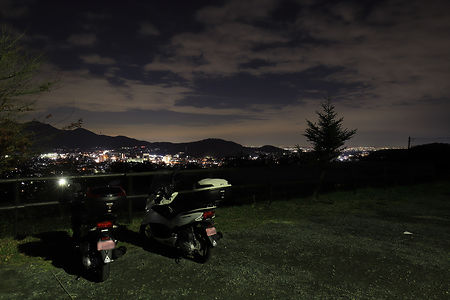 震生湖の夜景スポット写真（5）class=