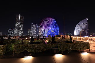 横浜ワールドポーターズ ルーフガーデンの夜景スポット写真（1）class=