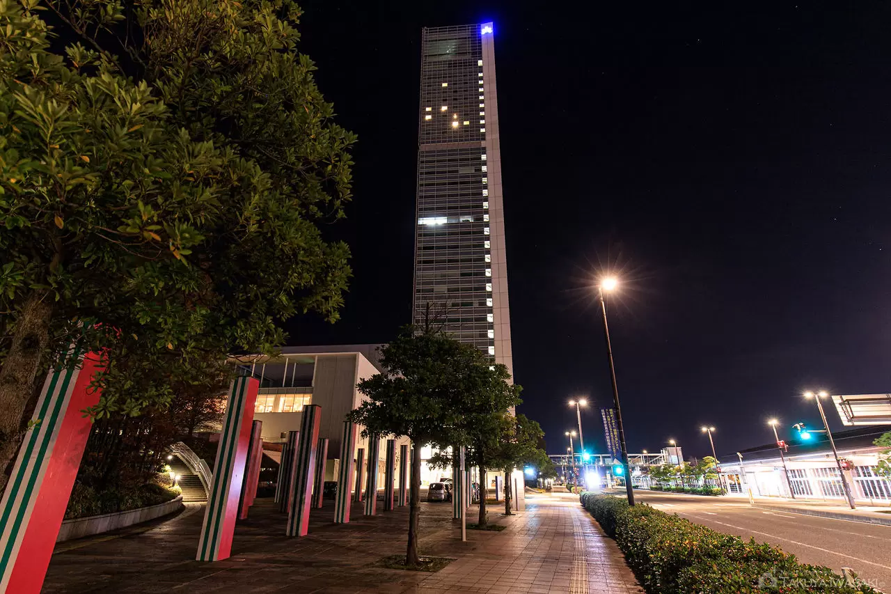 朱鷺メッセ Befcoばかうけ展望室の夜景（新潟県新潟市中央区）