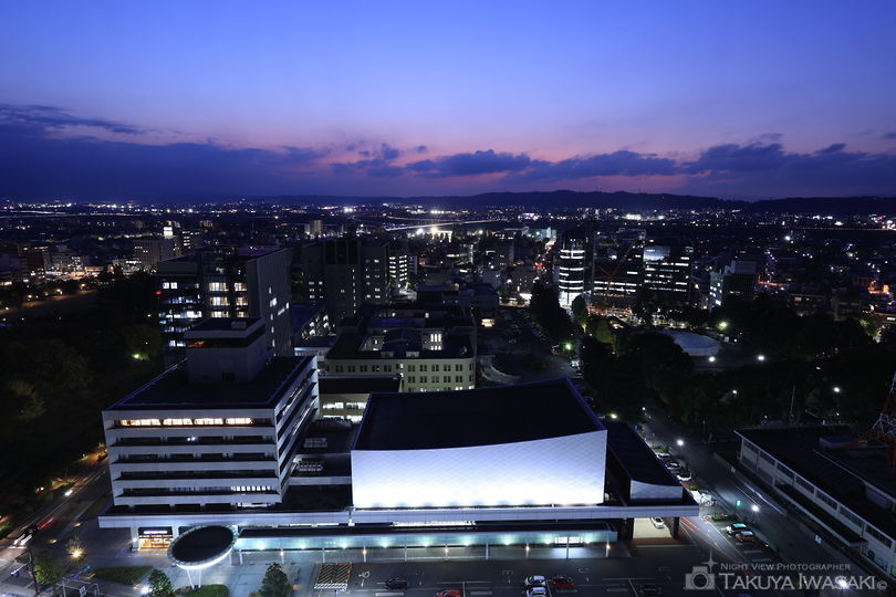 富山市役所 展望塔の夜景スポット写真（2）