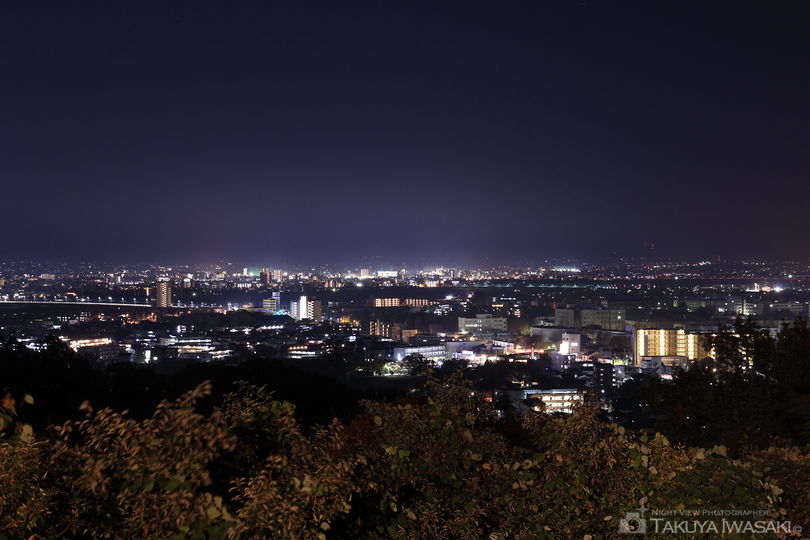 呉羽山公園 展望台の夜景スポット写真（2）