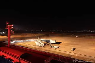 富山空港 展望デッキの夜景