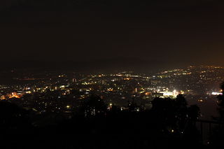 八幡山展望台の夜景スポット写真（1）class=