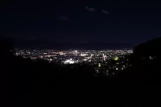 愛宕山こどもの国（山梨県立科学館）の夜景