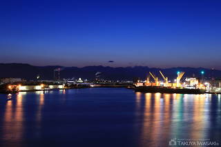 富士と港の見える公園の夜景スポット写真（4）class=