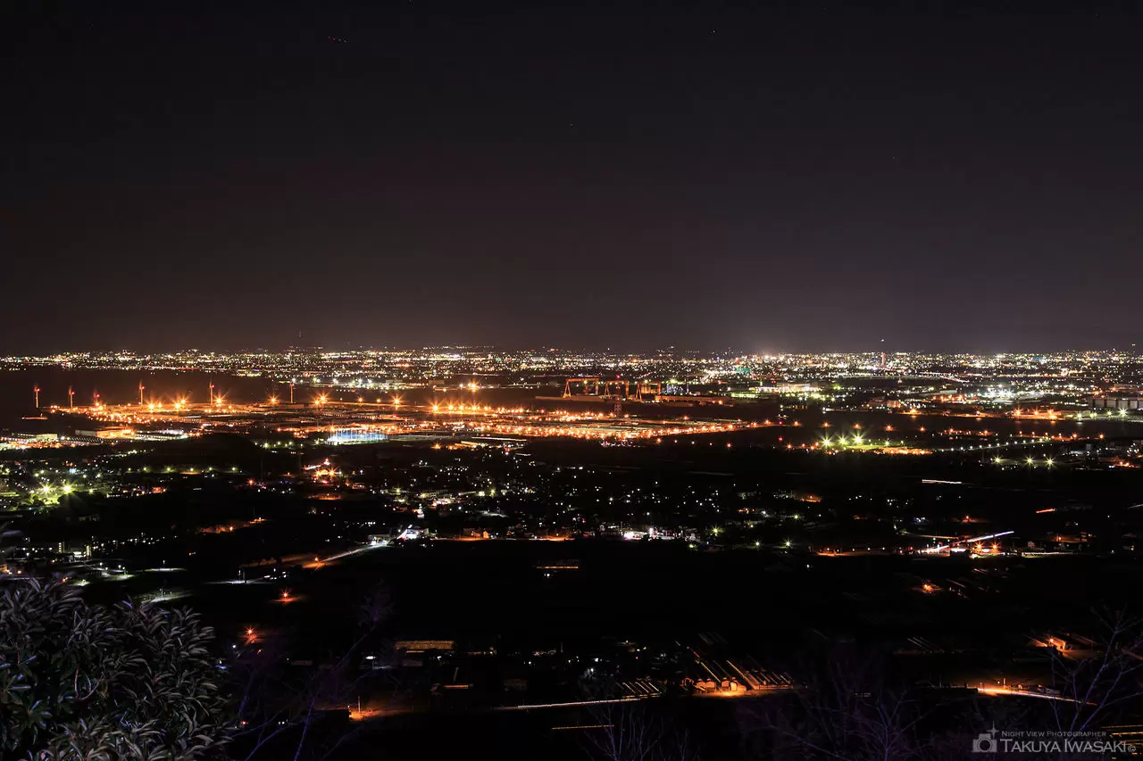 蔵王山展望台の夜景（愛知県田原市）