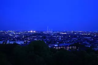 垂坂公園・羽津山緑地の夜景