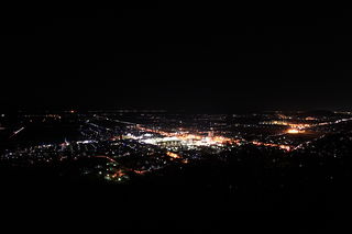 猪子山　北向岩屋十一面観音の夜景