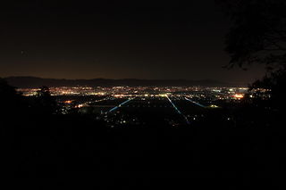 猪子山　北向岩屋十一面観音の夜景スポット写真（4）class=