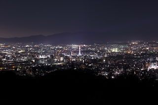 市営展望台の夜景スポット写真（2）class=