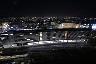 京都駅大空広場の夜景スポット写真（1）class=
