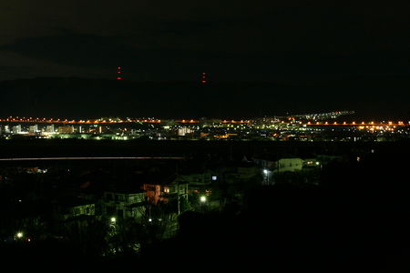 高槻・名神高速方面の夜景を望む