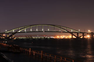 港大橋方面の夜景