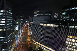 梅田阪急ビル スカイロビーの夜景スポット写真（2）class=