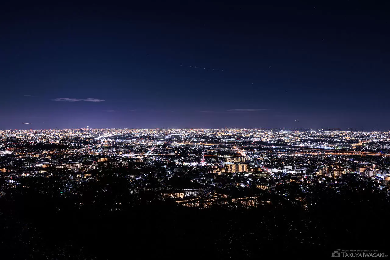 五月平展望台下・五月山ドライブウェイの夜景（大阪府池田市）