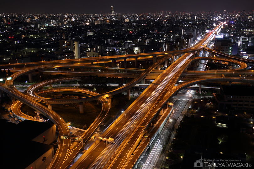 東大阪市役所 22階展望ロビーの夜景スポット写真（1）