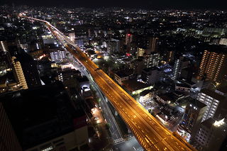 東大阪市役所 22階展望ロビーの夜景スポット写真（4）class=