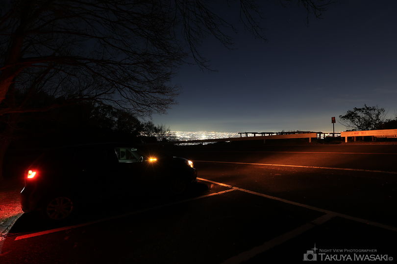 山頂展望台（十三峠駐車場）の夜景スポット写真（4）