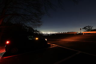山頂展望台（十三峠駐車場）の夜景スポット写真（4）class=