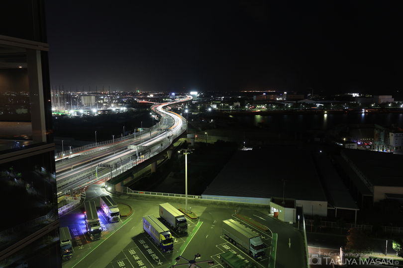 泉大津PA 展望ルームの夜景スポット写真（2）