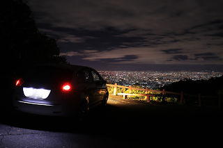 夕日駐車場の夜景スポット写真（5）class=