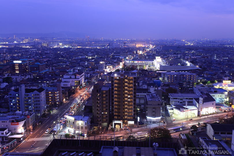 高槻市役所 展望フロアの夜景スポット写真（1）