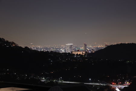 東山台コミュニティ会館ナシオンホールの夜景スポット写真（1）class=
