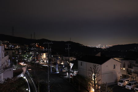 東山台コミュニティ会館ナシオンホールの夜景スポット写真（3）class=