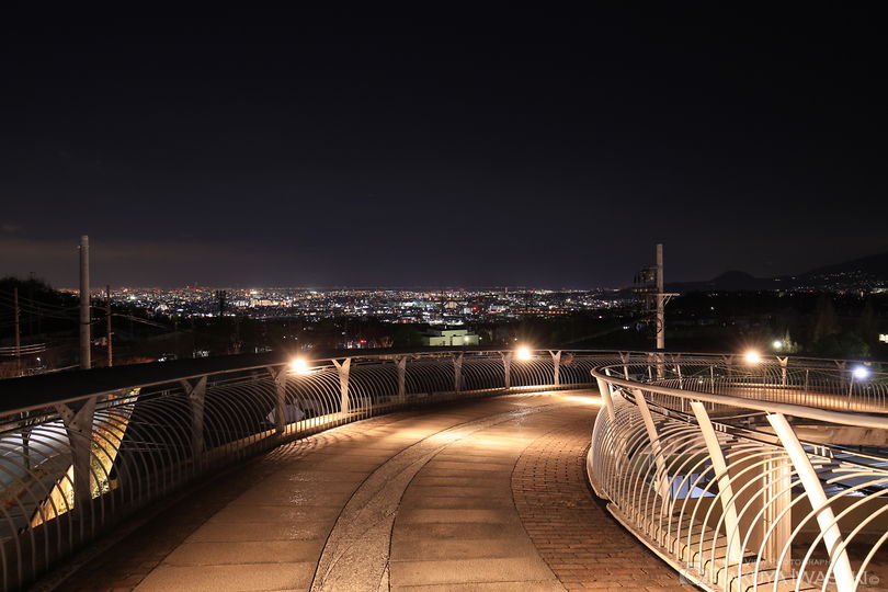 山本山手中央公園前の夜景スポット写真（1）