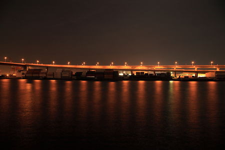 灘浜埠頭の夜景スポット写真（1）class=