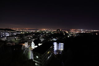大阪・神戸方面の夜景を一望する