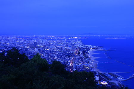 須磨浦山上遊園 回転展望台の夜景スポット写真（2）class=