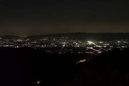 高峰SA（下り）（名阪国道）の夜景