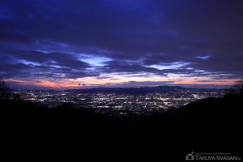 高円山頂上展望所の夜景スポット写真（1）