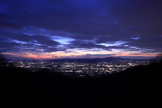 高円山頂上展望所の夜景スポット写真（1）class=