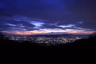 高円山頂上展望所の夜景
