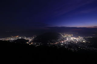 灰ヶ峰の夜景スポット写真（1）class=