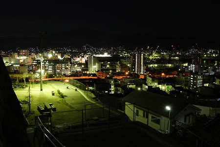 呉市内中心部の夜景と公園