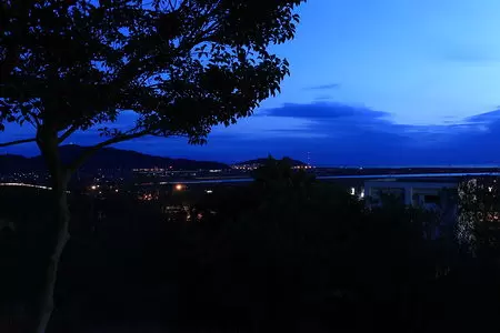 佐波川SA（下り）（山陽自動車道）の夜景
