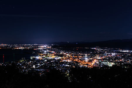 小松市内の夜景を望む