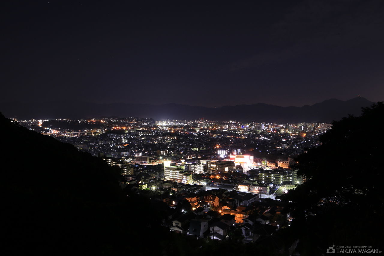 足立山山麓の夜景スポット写真（2）