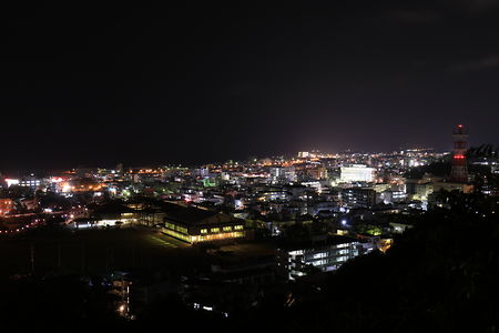 名護市内中心部の夜景