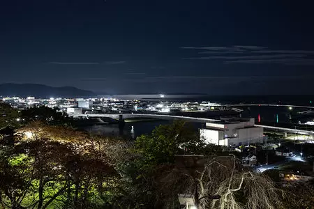 日和山公園 展望の広場の夜景