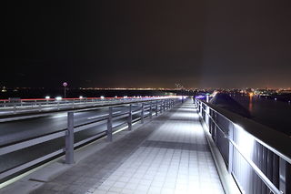 東京ゲートブリッジ 歩道の夜景スポット写真（3）class=